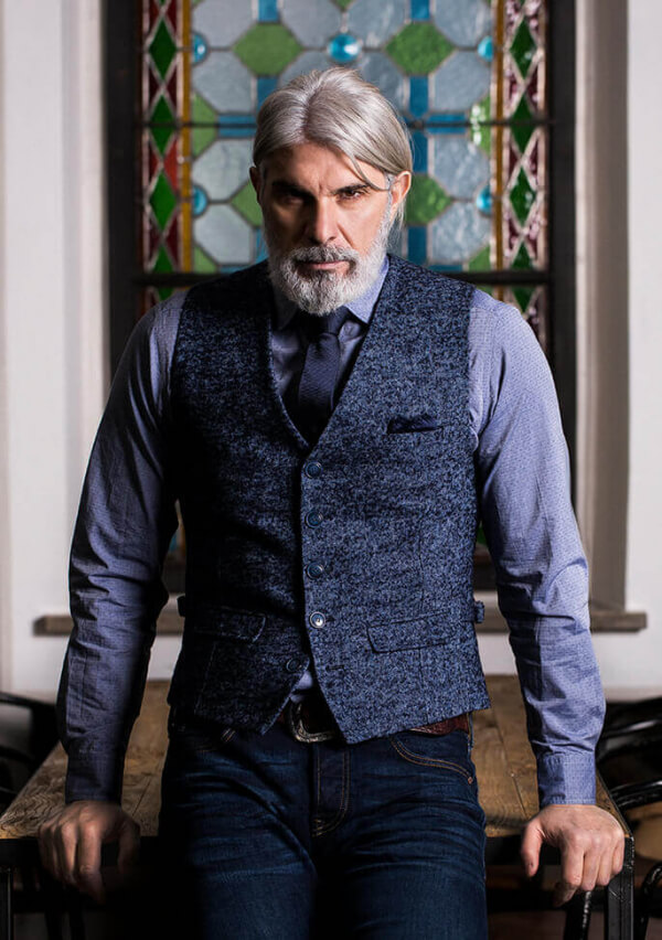 DORNSCHILD - der unterste Knopf einer Weste bleibt immer offen ...