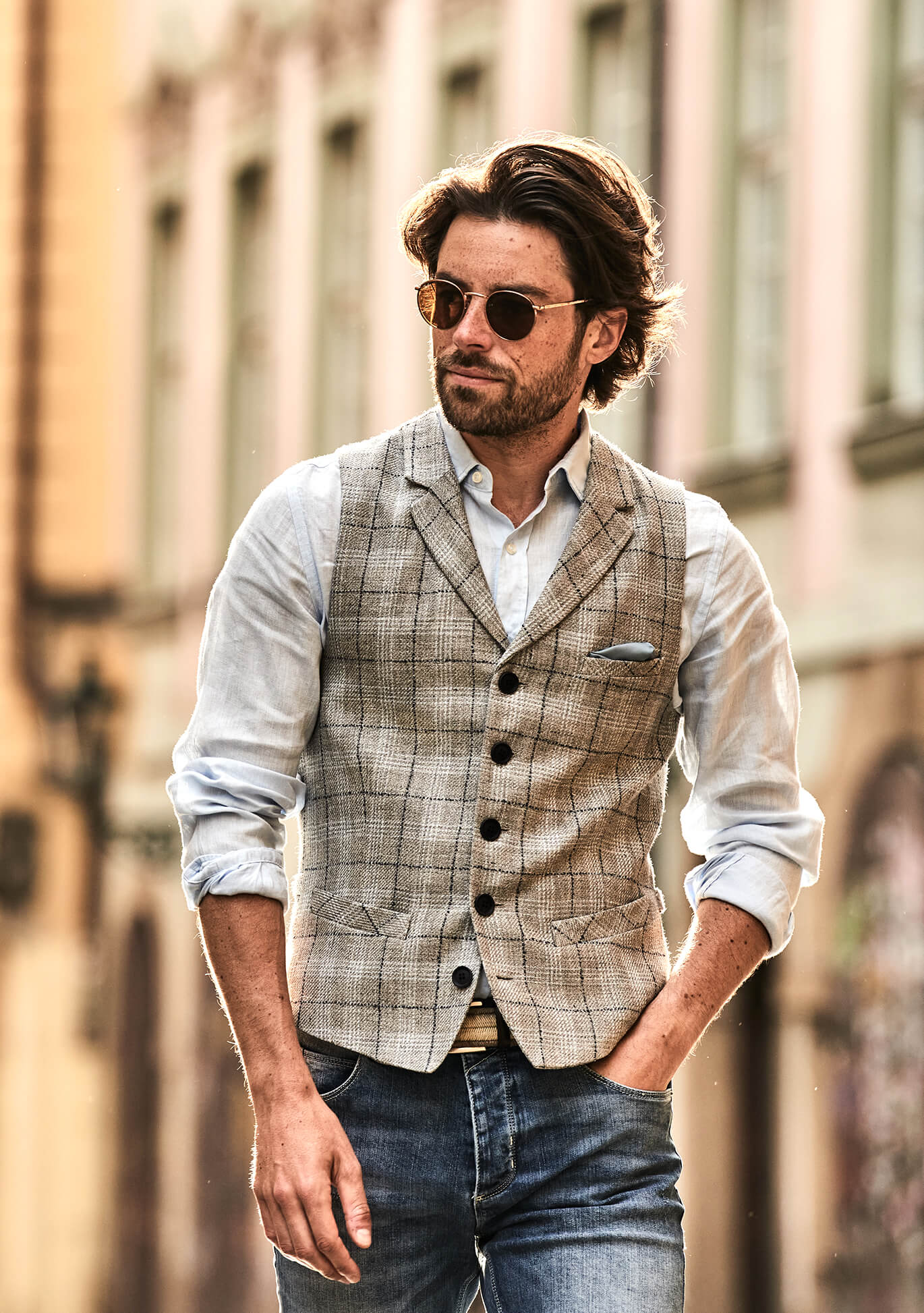 DORNSCHILD Herren Weste (Gilet) W2-3 mit Revers in Sandgrau und Glencheck-Muster in Blau. Klassische Herrenweste für smarte Looks.