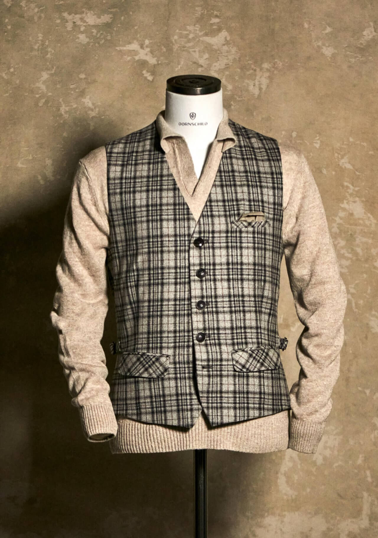 DORNSCHILD Herrenweste in hellem Naturbeige mit feinem Karomuster in Dunkelbraun, Cognac und Creme