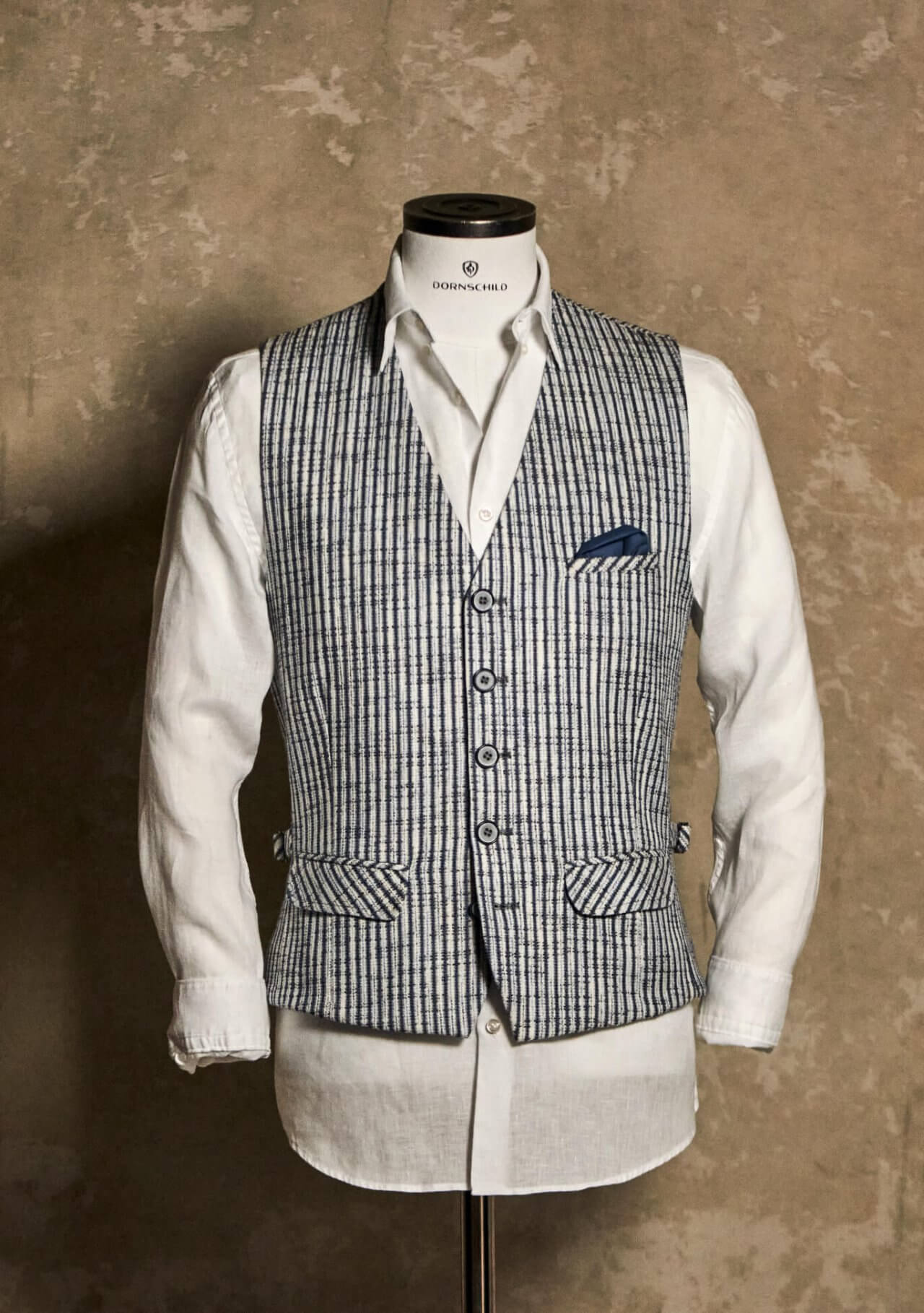 DORNSCHILD Herrenweste in hellem Sandton mit gewebtem Streifenmuster in Dunkelblau